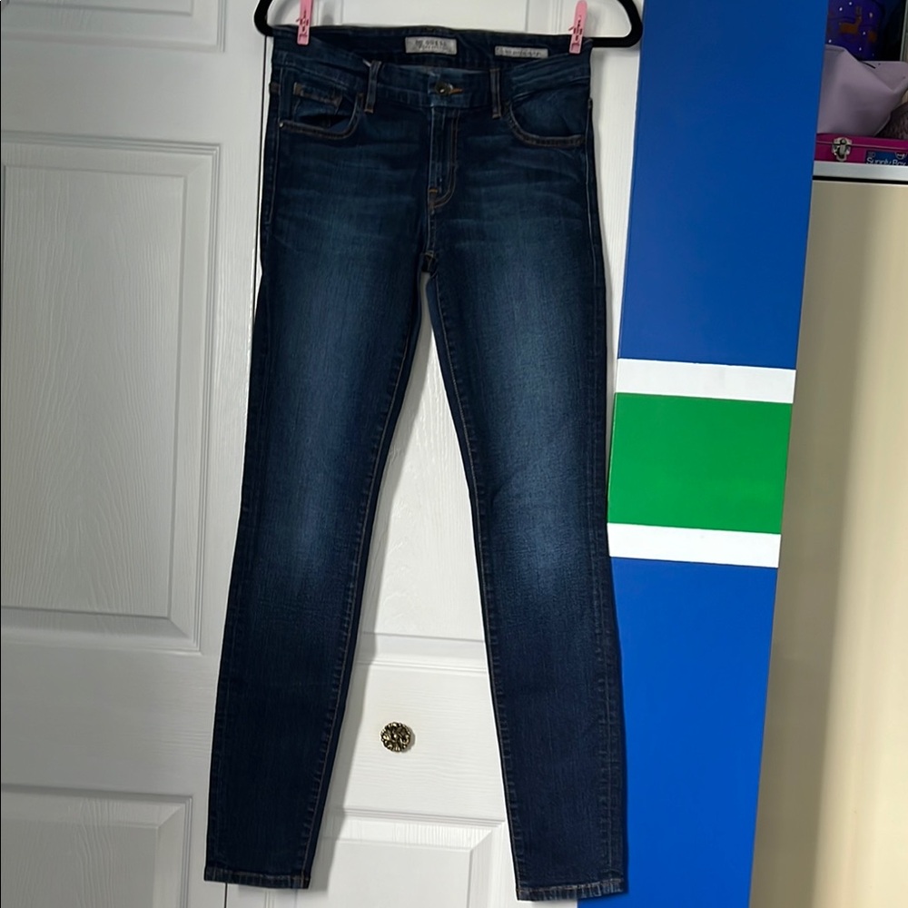 Women’s Guess skinny jeans - size 28